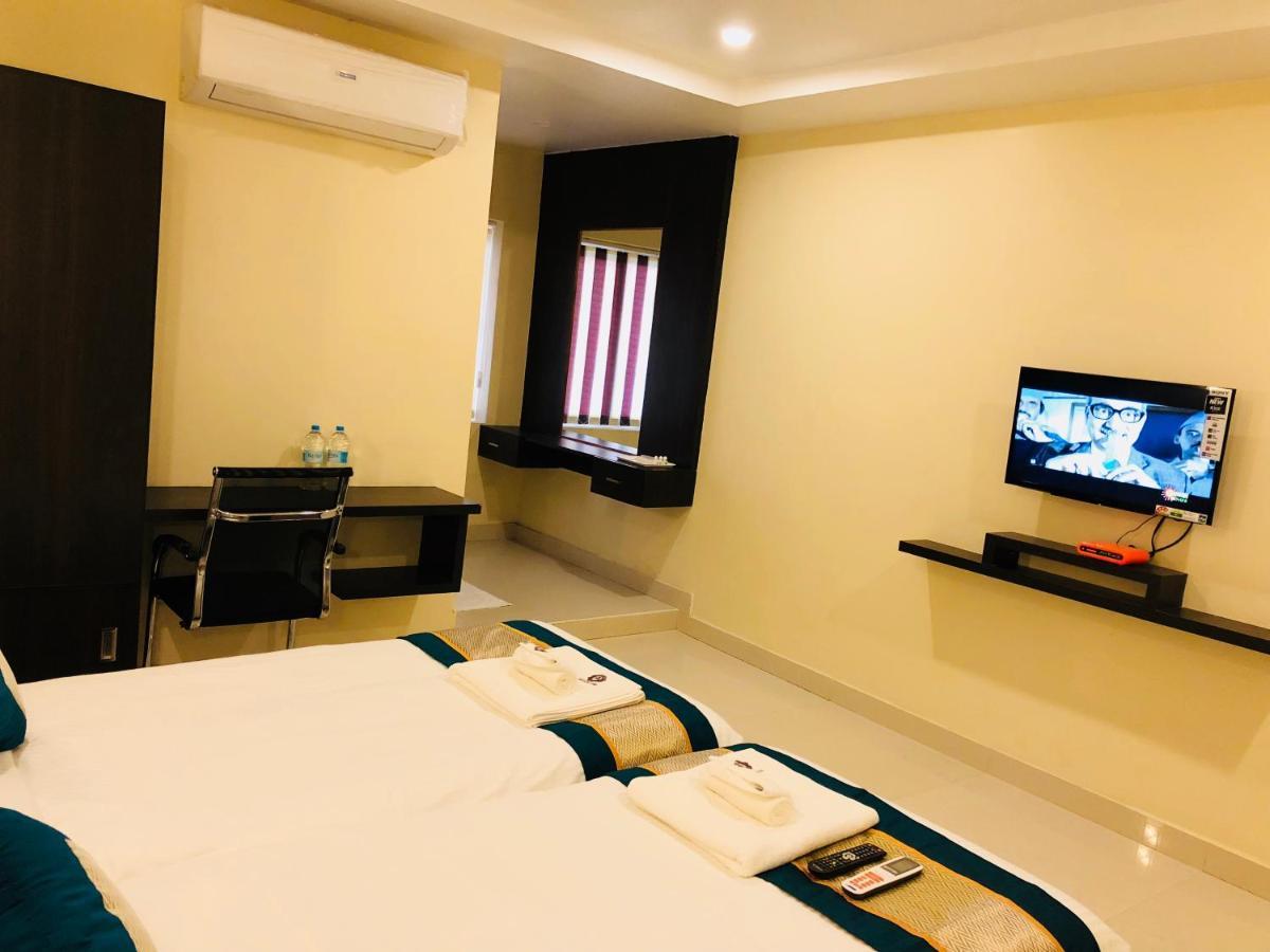 Hotel Fortune M R Grands Suluru Экстерьер фото
